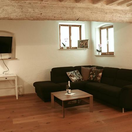 Stilvolle Wohnung Auf 50 M² Mit Parkplatz Und Wifi Kraiburg am Inn Esterno foto