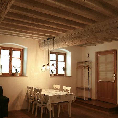 Stilvolle Wohnung Auf 50 M² Mit Parkplatz Und Wifi Kraiburg am Inn Esterno foto